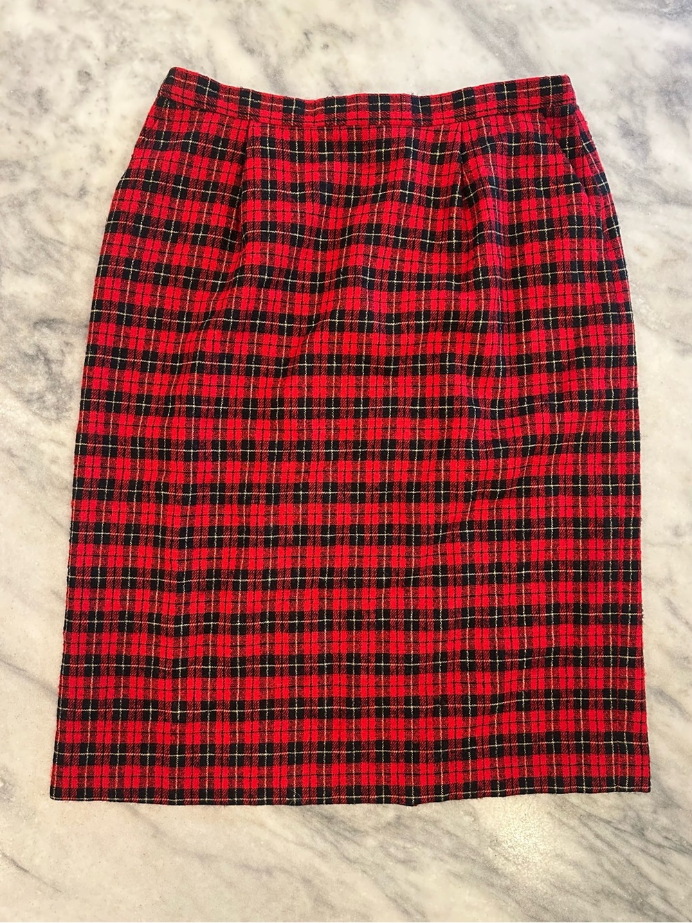 Pendleton Vintage 100% Wool Holiday Red Black Plaid Knee Length Pencil Skirt 14